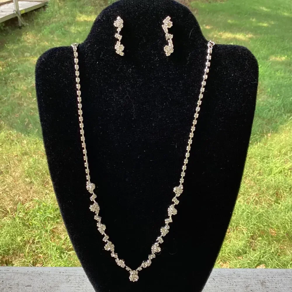 2442 NIP Silver Bridesmaid Crystal Necklace Earrings Set Wedding Bridal Jewelry